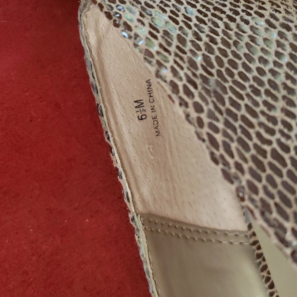 Ruffle Detail Stilettos - Picture 9 of 10